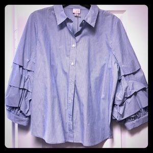 Adorable ruffle sleeve blouse